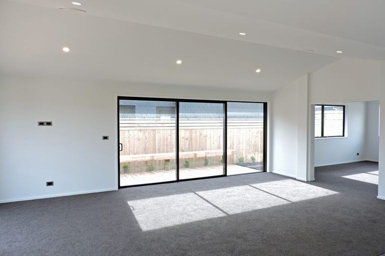 Photo of property in 1 Ashwood Lane, Bell Block, New Plymouth, 4312