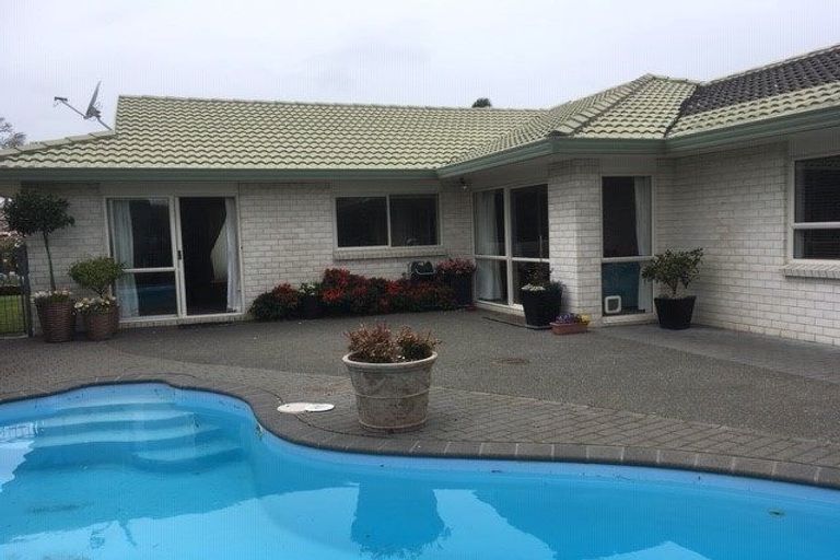 Photo of property in 5 Graham Tagg Close, Pahurehure, Papakura, 2113