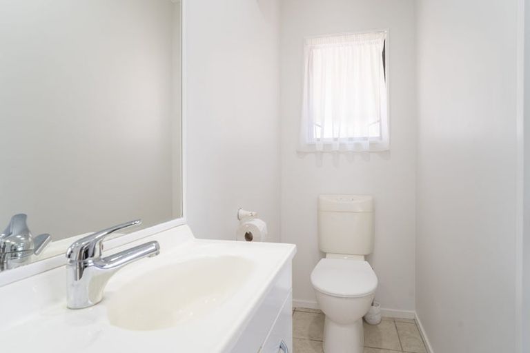 Photo of property in 53 Amesbury Drive, Churton Park, Wellington, 6037