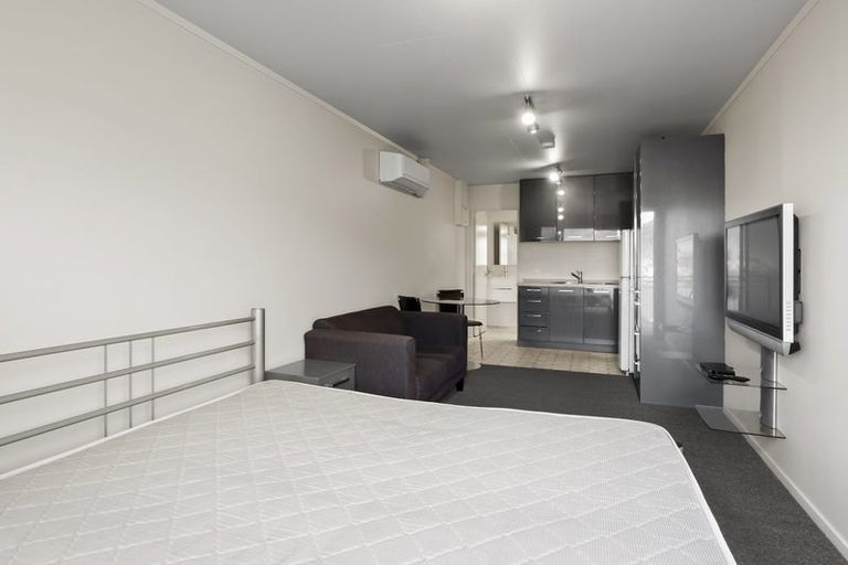 Photo of property in 10 Marina Drive, Frankton, Queenstown, 9300