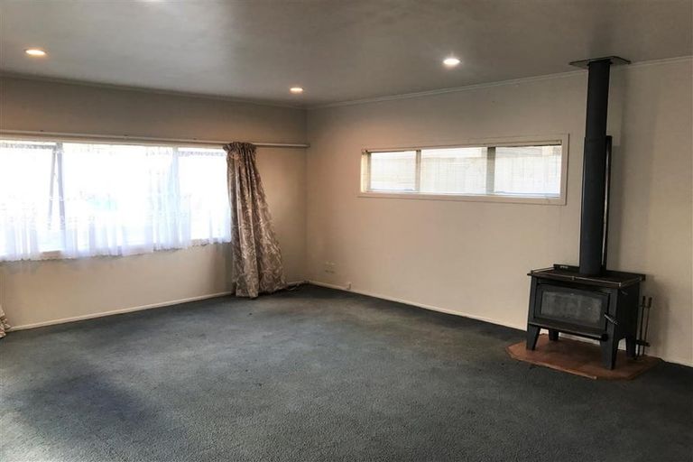 Photo of property in 3 Puriri Road, Manurewa, Auckland, 2102