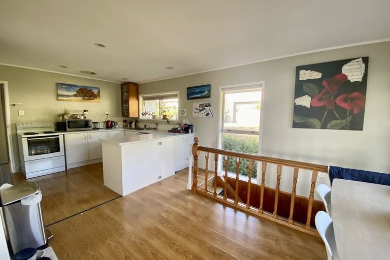 Photo of property in 20 Simon Ellice Drive, Bayview, Auckland, 0629