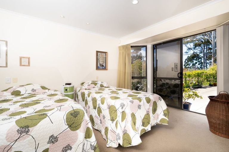 Photo of property in 56 Sapperton Drive, Henderson, Auckland, 0612