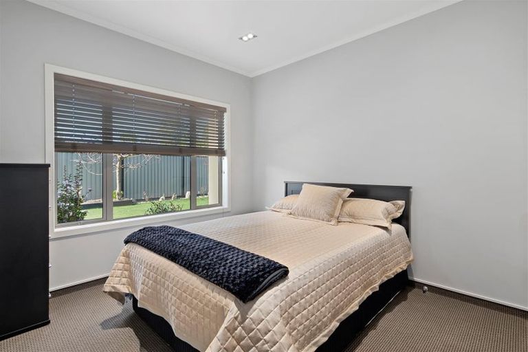 Photo of property in 12 Woodstock Place, Stoke, Nelson, 7011