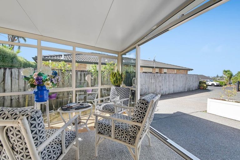 Photo of property in 18 Chesterfield Way, Orewa, 0931