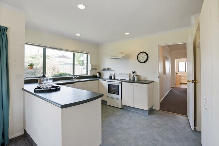 Photo of property in 6 Mistral Place, Paraparaumu Beach, Paraparaumu, 5032