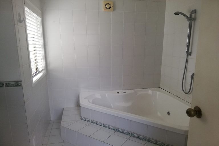 Photo of property in 67 De Luen Avenue, Tindalls Beach, Whangaparaoa, 0930