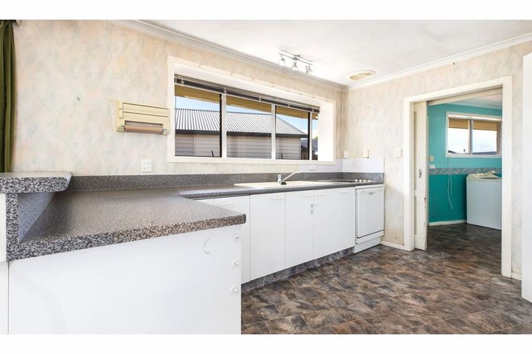 Photo of property in 24 Palmers Road, New Brighton, Christchurch, 8083