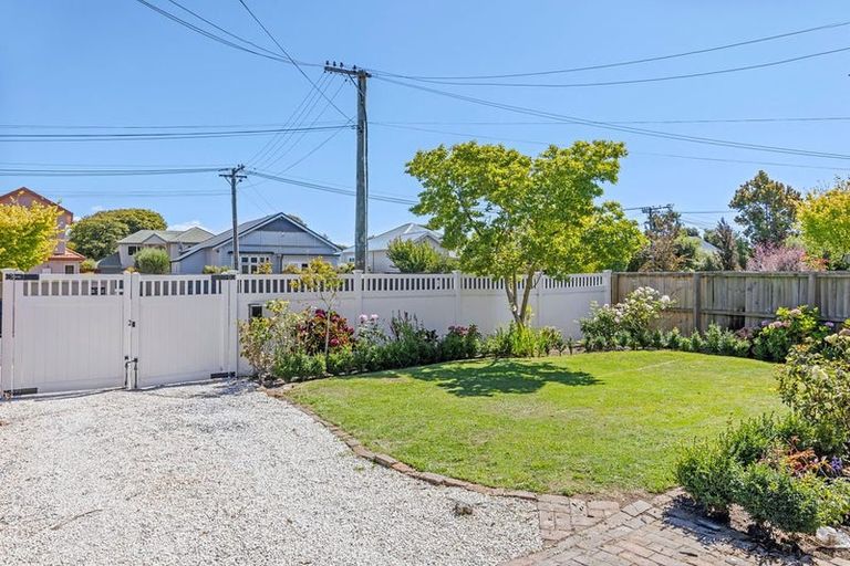 Photo of property in 246 Geraldine Street, Edgeware, Christchurch, 8013