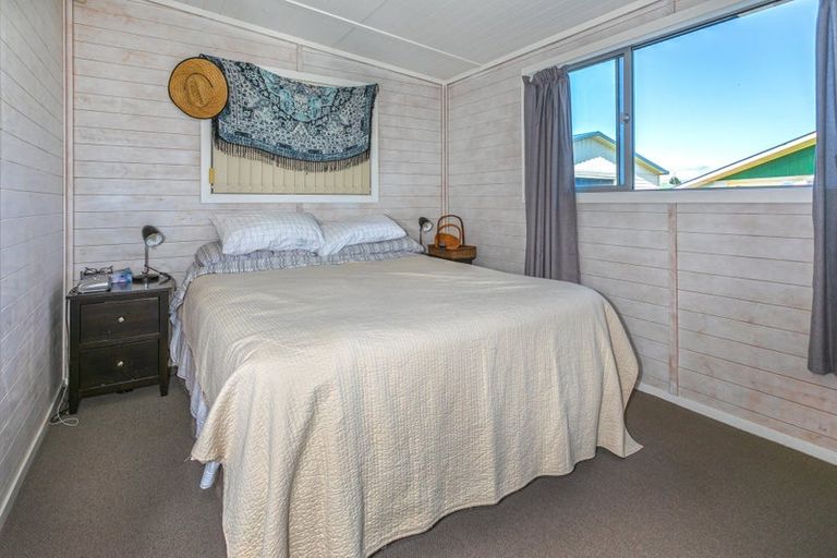 Photo of property in 74 Watt Street, Coromandel, 3506