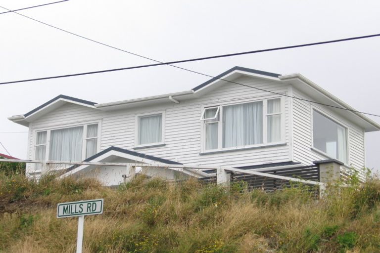 Photo of property in 9 Mills Road, Brooklyn, Wellington, 6021