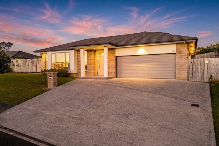 Photo of property in 79 Tiriwa Drive, Massey, Auckland, 0614
