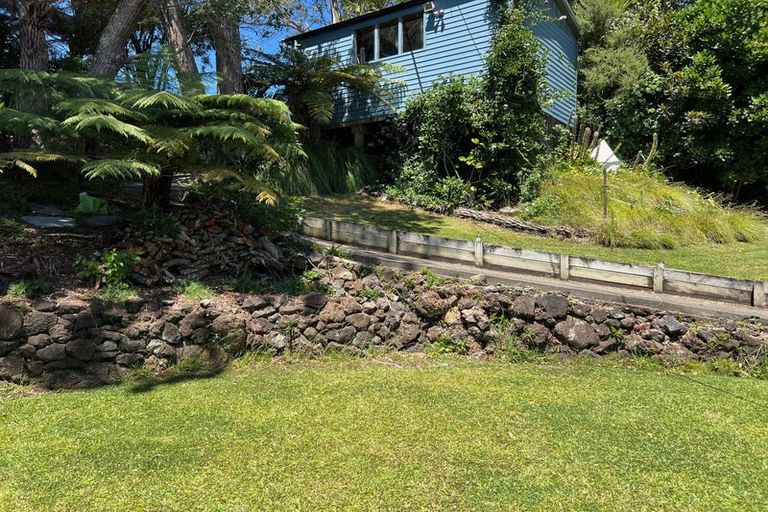 Photo of property in 239 Golf Road, Titirangi, Auckland, 0604