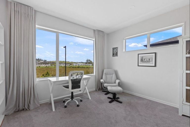 Photo of property in 138 Arran Point Parade, Orewa, 0931
