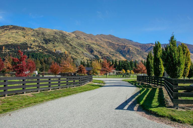 Photo of property in 14 Little Orchard Way, Wanaka, 9382