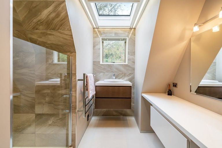 Photo of property in 458 Stokes Valley Road, Stokes Valley, Lower Hutt, 5019