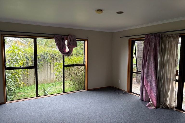 Photo of property in 77b Sturges Road, Henderson, Auckland, 0612