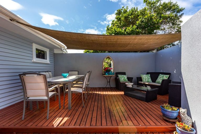 Photo of property in 18 Chester Road, Tawa, Wellington, 5028