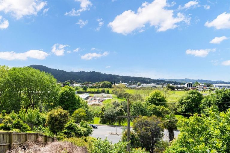 Photo of property in 2/266 Western Hills Drive, Avenues, Whangarei, 0110