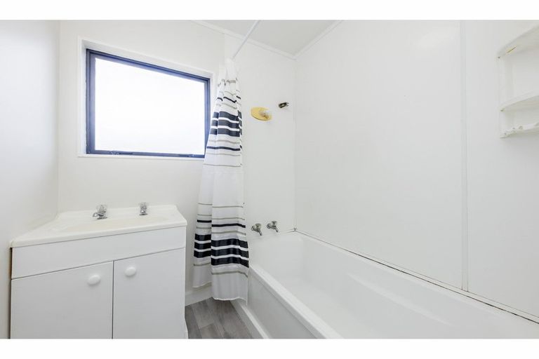 Photo of property in 1/31 Templeton Place, Clendon Park, Auckland, 2103