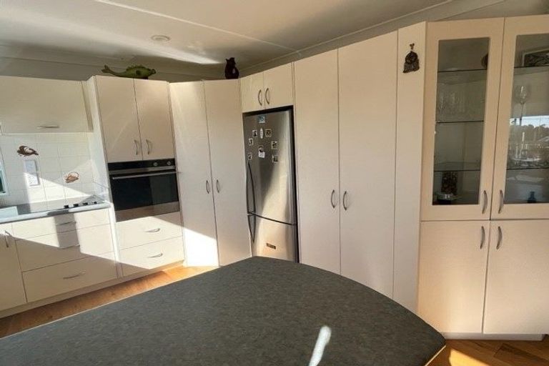 Photo of property in 9 Bradbury Road, Botany Downs, Auckland, 2010