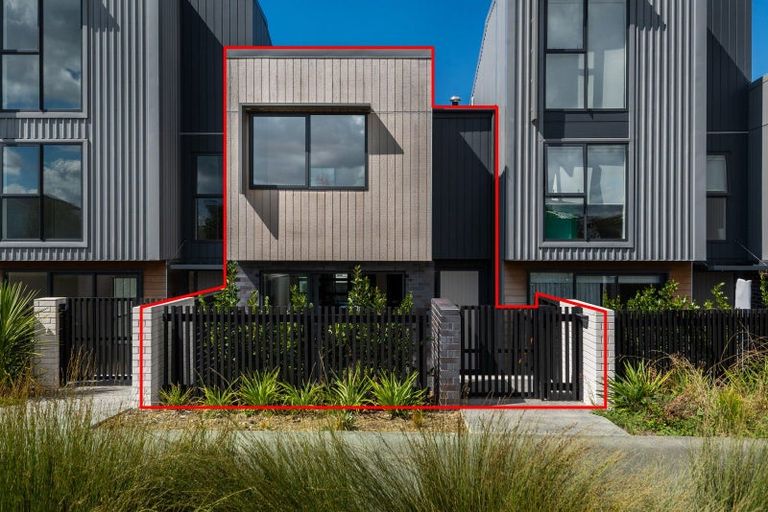 Photo of property in 61 Bearing Parade, Long Bay, Auckland, 0630