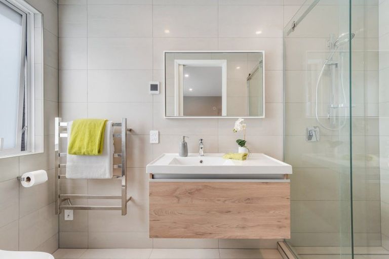 Photo of property in 62 Armstrong Farm Drive, East Tamaki Heights, Auckland, 2016