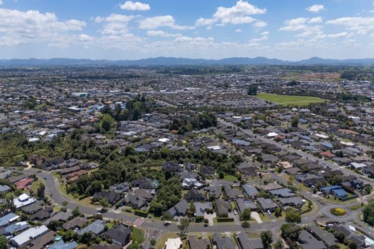 Photo of property in 18 Saint James Drive, Huntington, Hamilton, 3210