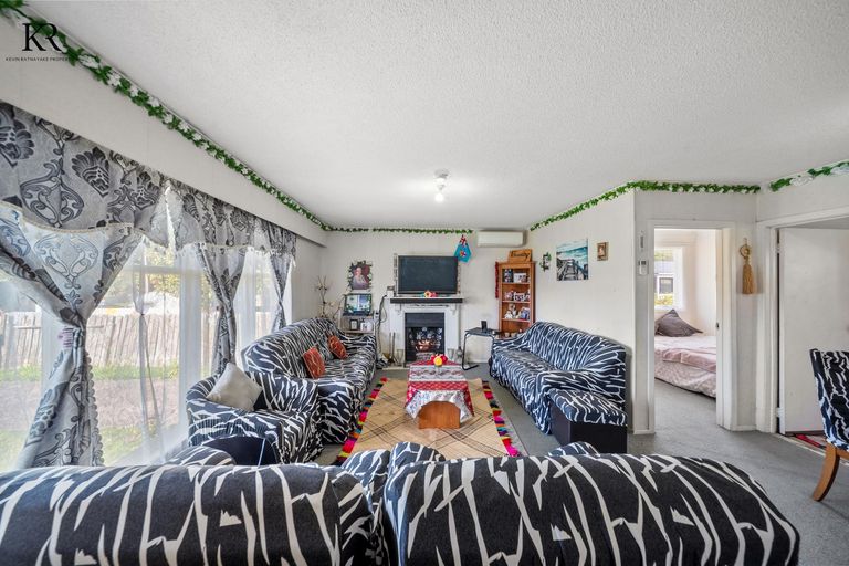 Photo of property in 53 Waipani Road, Te Atatu Peninsula, Auckland, 0610