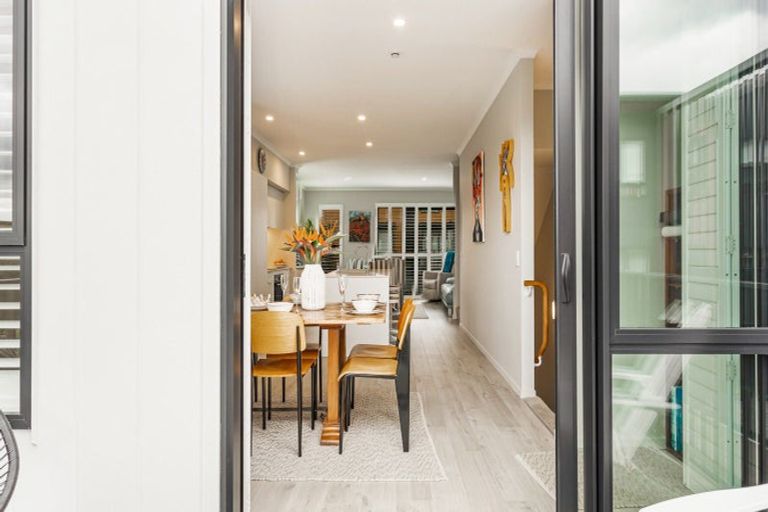 Photo of property in 15 Patrol Lane, Hobsonville, 0616