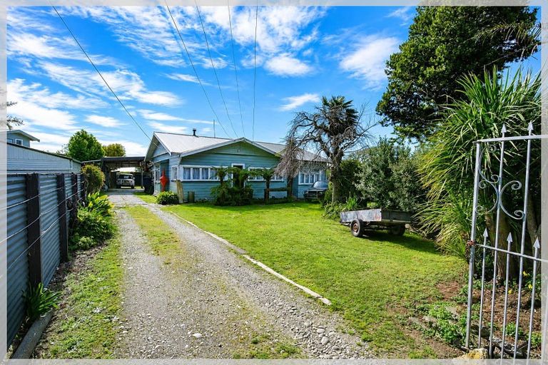 Photo of property in 11 Anga Street, Tangimoana, 4822