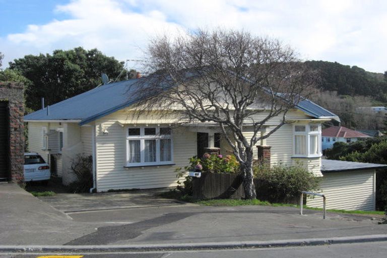 Photo of property in 122 Overtoun Terrace, Hataitai, Wellington, 6021