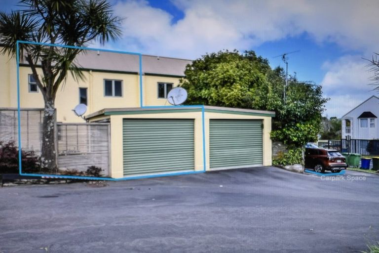 Photo of property in 9 Mt Lebanon Lane, Henderson, Auckland, 0612