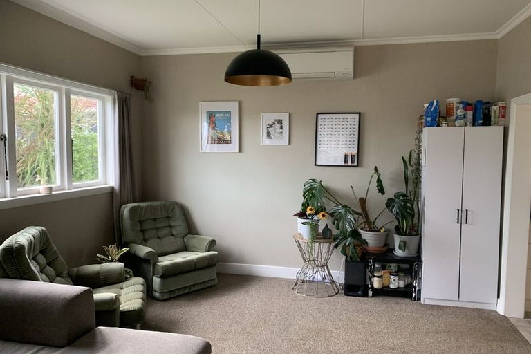 Photo of property in 1 Frood Street, Bulls, 4818