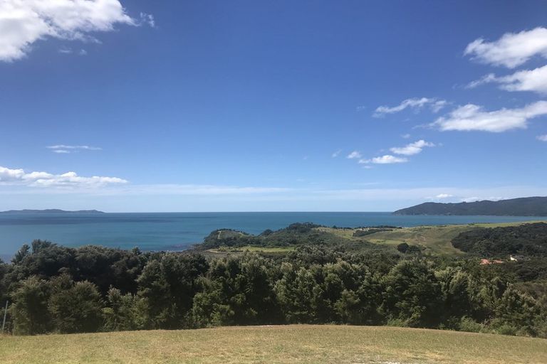 Photo of property in 25 Bay View Road, Cable Bay, 0420