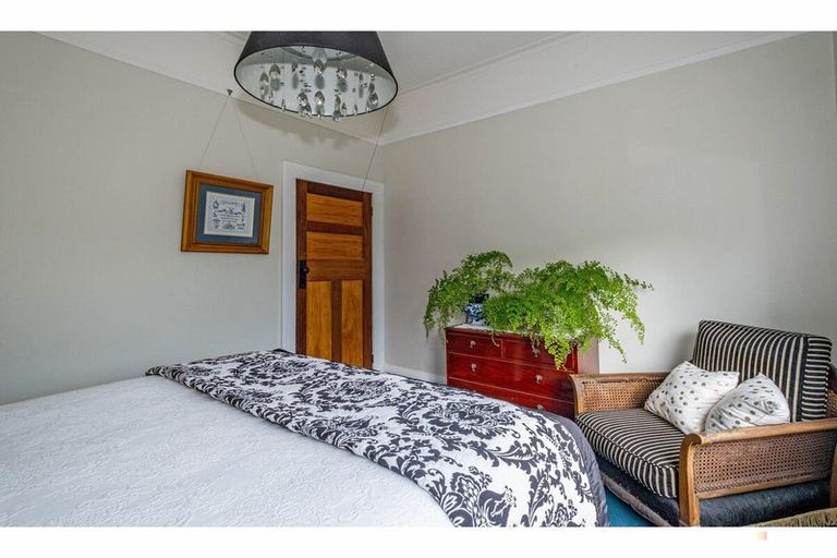 Photo of property in 12 Parsonage Road, Waimate, 7924