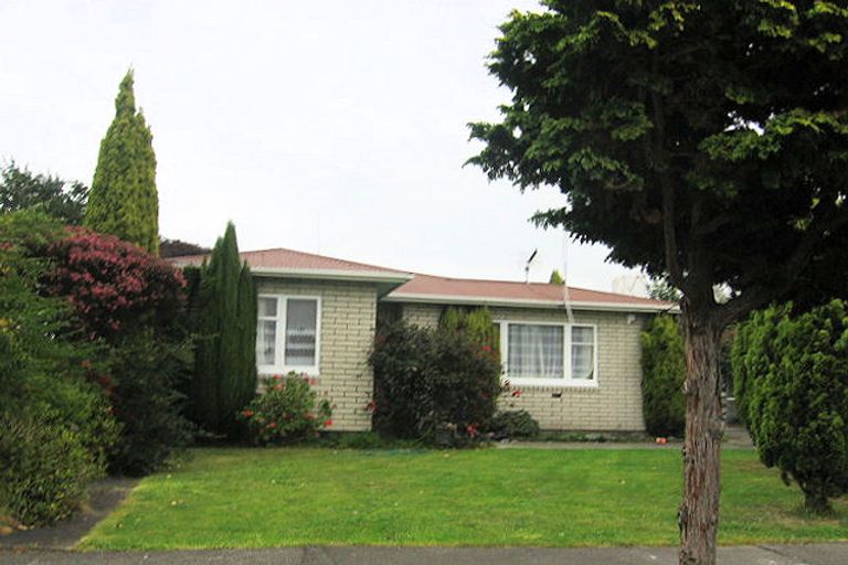 Photo of property in 18 Sinclair Avenue, Highbury, Palmerston North, 4412