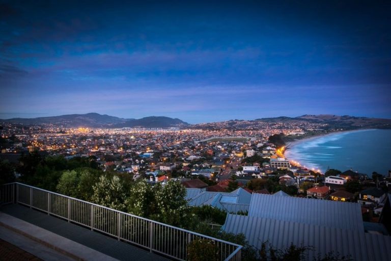 Photo of property in 82 Cliffs Road, Saint Clair, Dunedin, 9012