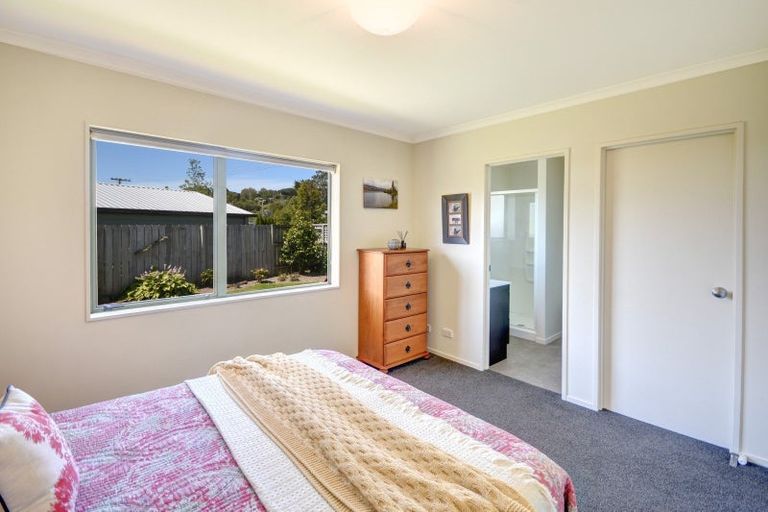 Photo of property in 8 Sandown Street, Waihola, Milton, 9073