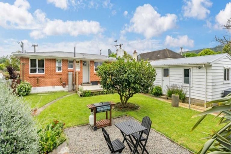Photo of property in 28 Henry Street, Ebdentown, Upper Hutt, 5018