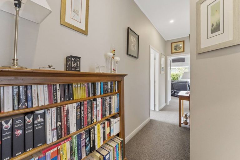 Photo of property in 52 Hinemoa Street, Paraparaumu, 5032