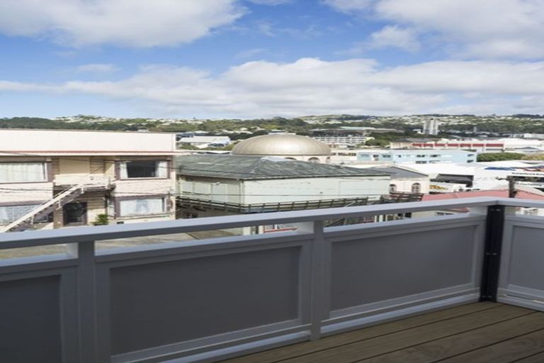 Photo of property in Pirie Street Townhouses, 9/35 Pirie Street, Mount Victoria, Wellington, 6011