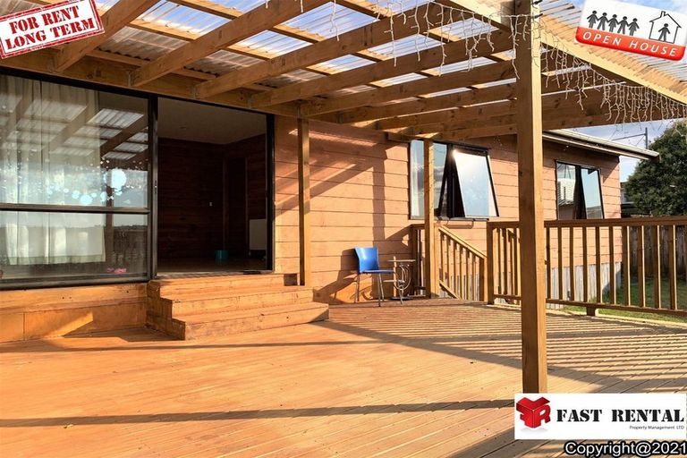 Photo of property in 2/70 College Road, Northcote, Auckland, 0627