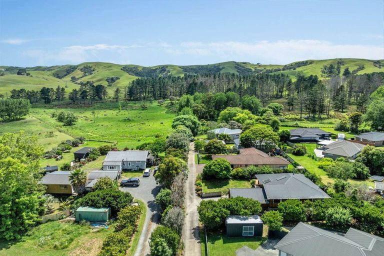 Photo of property in 104a Awaroa Road, Helensville, 0800