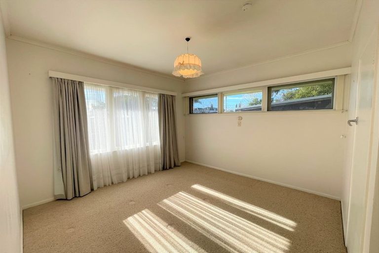 Photo of property in 1/4a Corrella Road, Belmont, Auckland, 0622