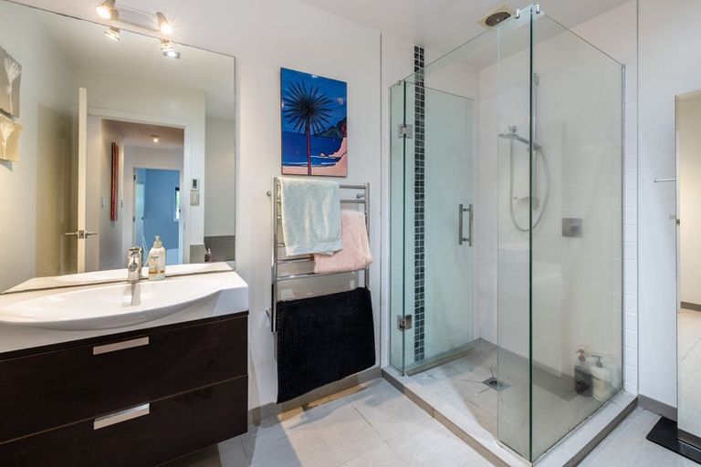 Photo of property in 19a Hyde Road, Rothesay Bay, Auckland, 0630