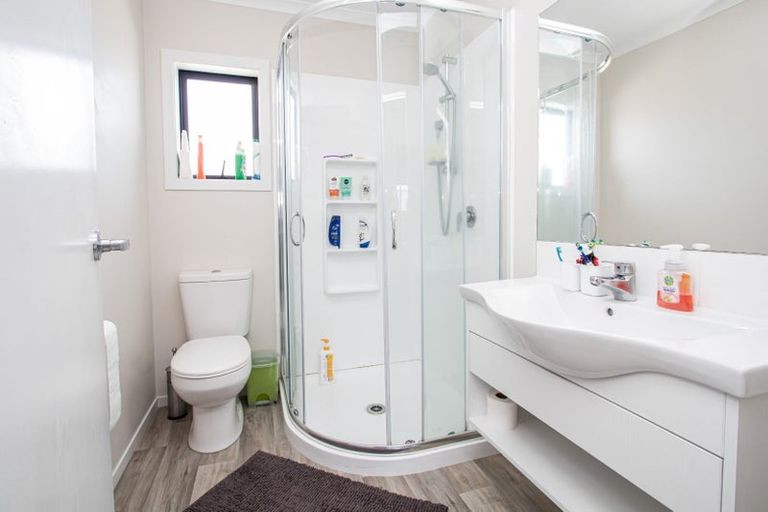 Photo of property in 2/9 Heath Street, Saint Andrews, Hamilton, 3200