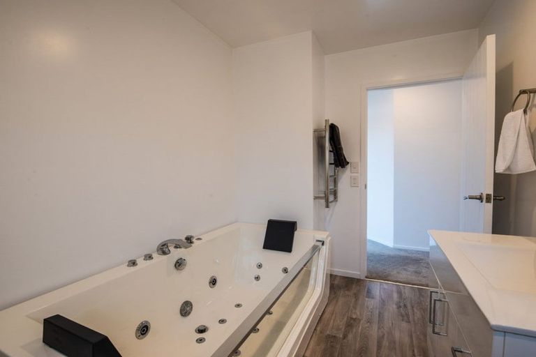 Photo of property in 2 Park Avenue Mews, Ohakune, 4625