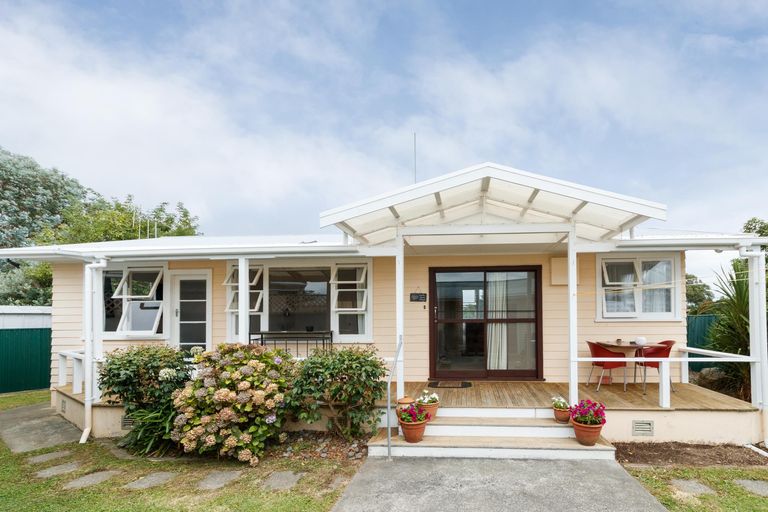 Photo of property in 14 Hartley Place, Awapuni, Palmerston North, 4412