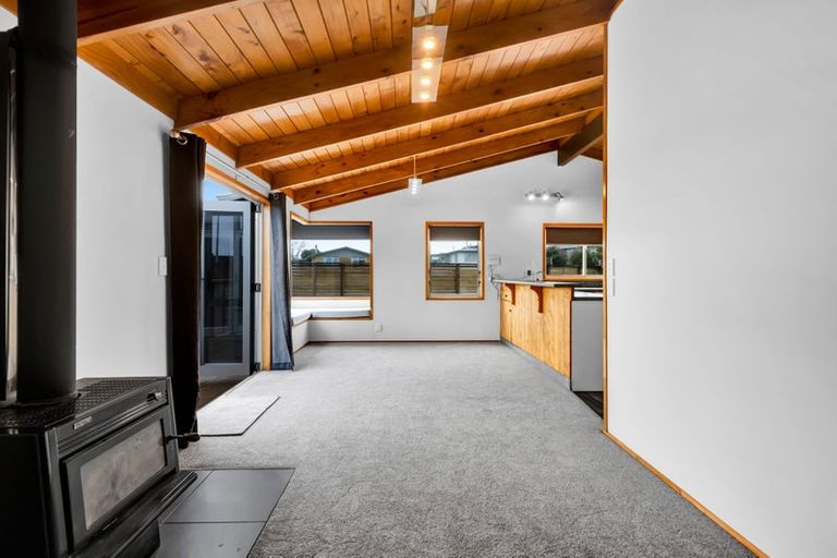 Photo of property in 17 Villa Place, Bell Block, New Plymouth, 4312